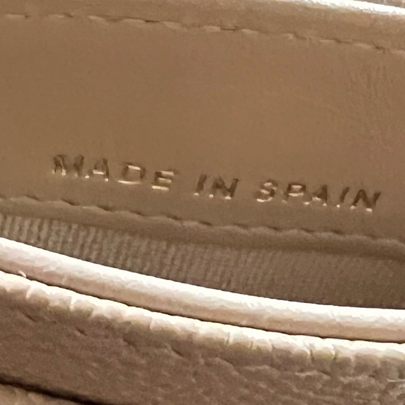 22S Chanel Crystal CC Flat Card Holder - Picture 4 of 8